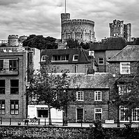 Buy canvas prints of The Round Tower Above Windsor by Ian Lewis