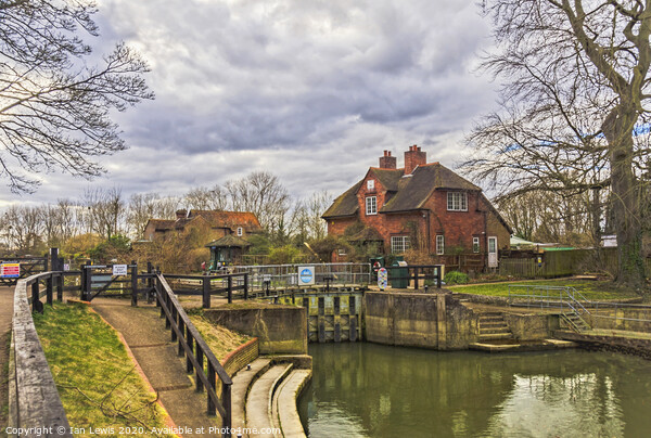 The Lock At Sonning on Thames Picture Board by Ian Lewis