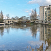 Buy canvas prints of The Thames Path At Reading Bridge by Ian Lewis
