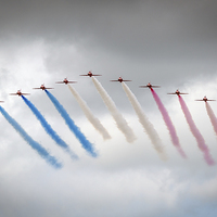 Buy canvas prints of  Red Arrows by Andrew Richards