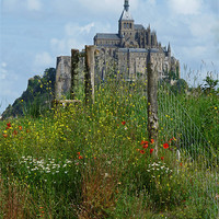 Buy canvas prints of Le Mont St Michel by Noreen Linale