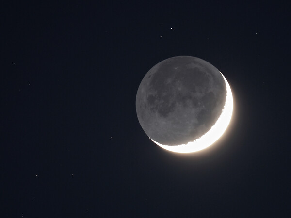 Crescent moon earthshine Picture Board by mark humpage