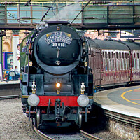 Buy canvas prints of  The Scarborough Spa Express At York Station 2 by Colin Williams Photography