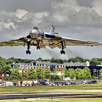 Buy canvas prints of  Vulcan To The Skies Landing - Farnborough 2014 by Colin Williams Photography