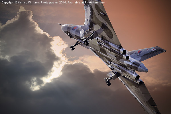  Vulcan XH558 takes off at Farnborough 2014 Picture Board by Colin Williams Photography