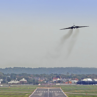 Buy canvas prints of  The Vulcan Farewell Tour Farnborough 1 by Colin Williams Photography