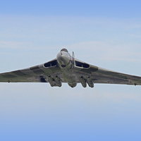 Buy canvas prints of  The Vulcan Farewell Tour Farnborough 2 by Colin Williams Photography