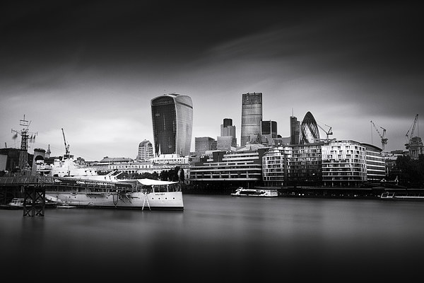  London Skyline / Cityscape Picture Board by Ian Hufton