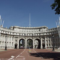 Buy canvas prints of The Admiralty Arch in London, United Kingdom. by Luigi Petro