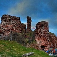 Buy canvas prints of dunbar castle by dale rys (LP)