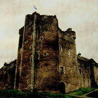 Buy canvas prints of moody doune castle by dale rys (LP)