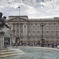 Buy canvas prints of Buckingham Palace by Graham Custance