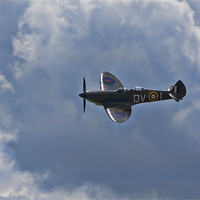 Buy canvas prints of Spitfire Mk9 by Graham Moore