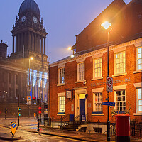 Buy canvas prints of Leeds City Hall by Darren Galpin