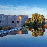 Buy canvas prints of Hepworth Gallery and River Calder, Wakefield by Darren Galpin