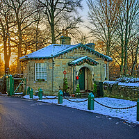 Buy canvas prints of Octagon Lodge Sunrise, Wentworth  by Darren Galpin