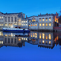 Buy canvas prints of York Guildhall and River Ouse  by Darren Galpin