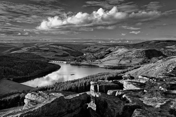 Ladybower from Bamford Edge                        Picture Board by Darren Galpin