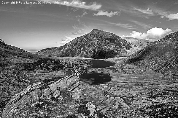 Llyn Idwal and Pen Yr Old Wen mono Picture Board by Pete Lawless