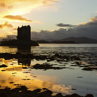 Buy canvas prints of Castle Stalker by Chris Willman